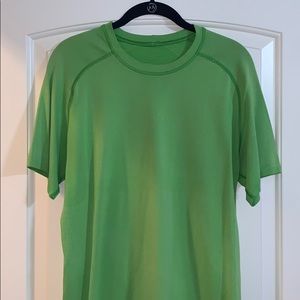 Men’s medium green lululemon shirt